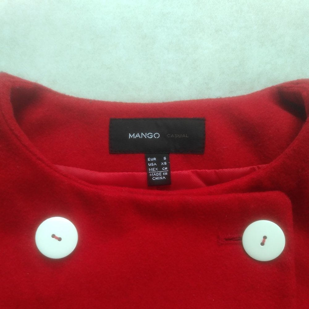 Red coat - Picture 2 of 2